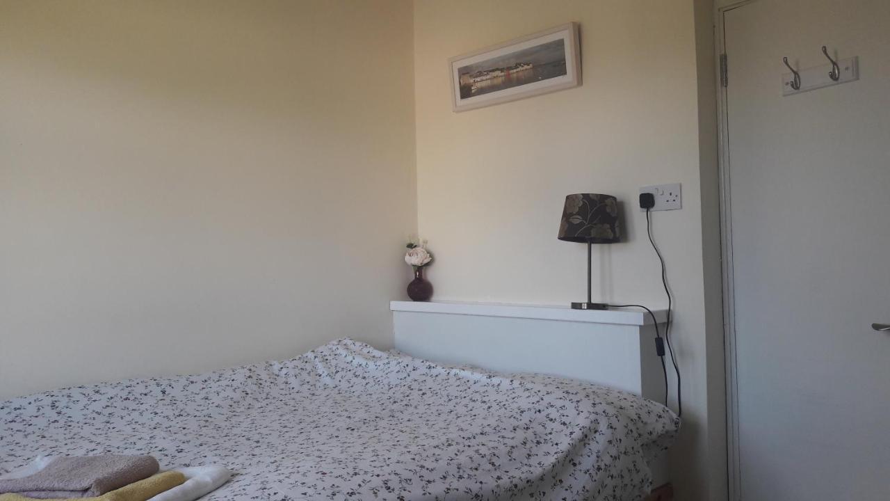 Budget Accommodation - Knocknacarra, Голуей Екстериор снимка